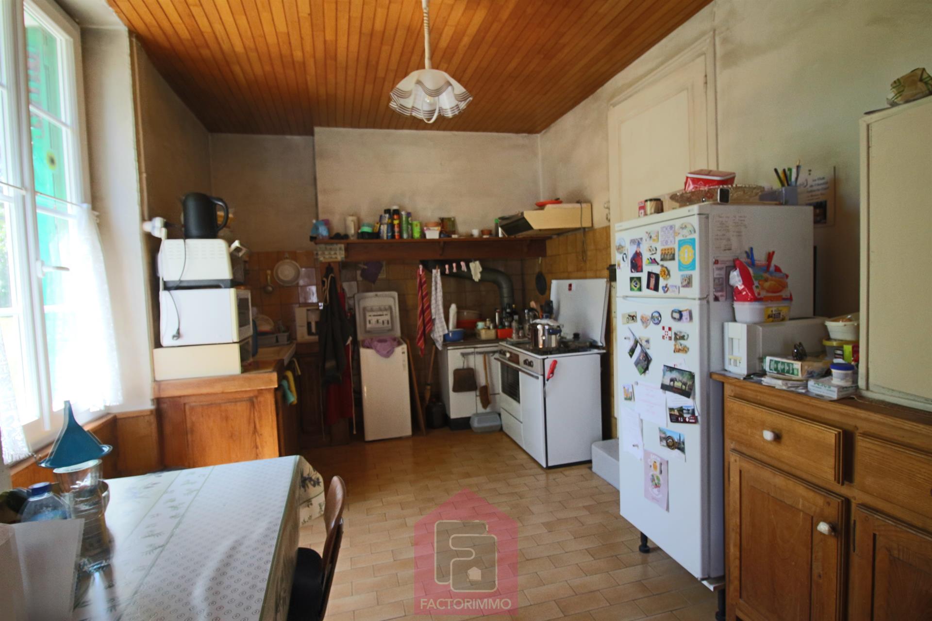 Compra: Vivenda (46700)