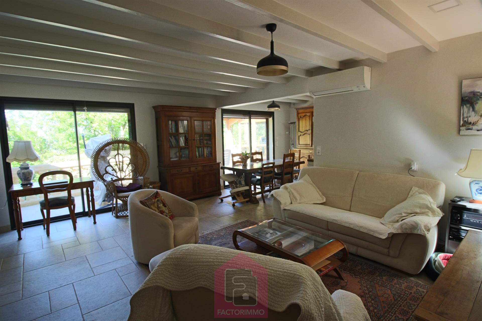 Compra: Vivenda (46220)