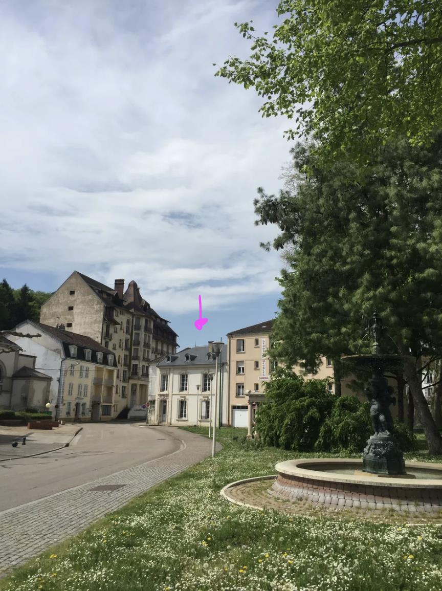 Charmante villa dans petite ville thermale