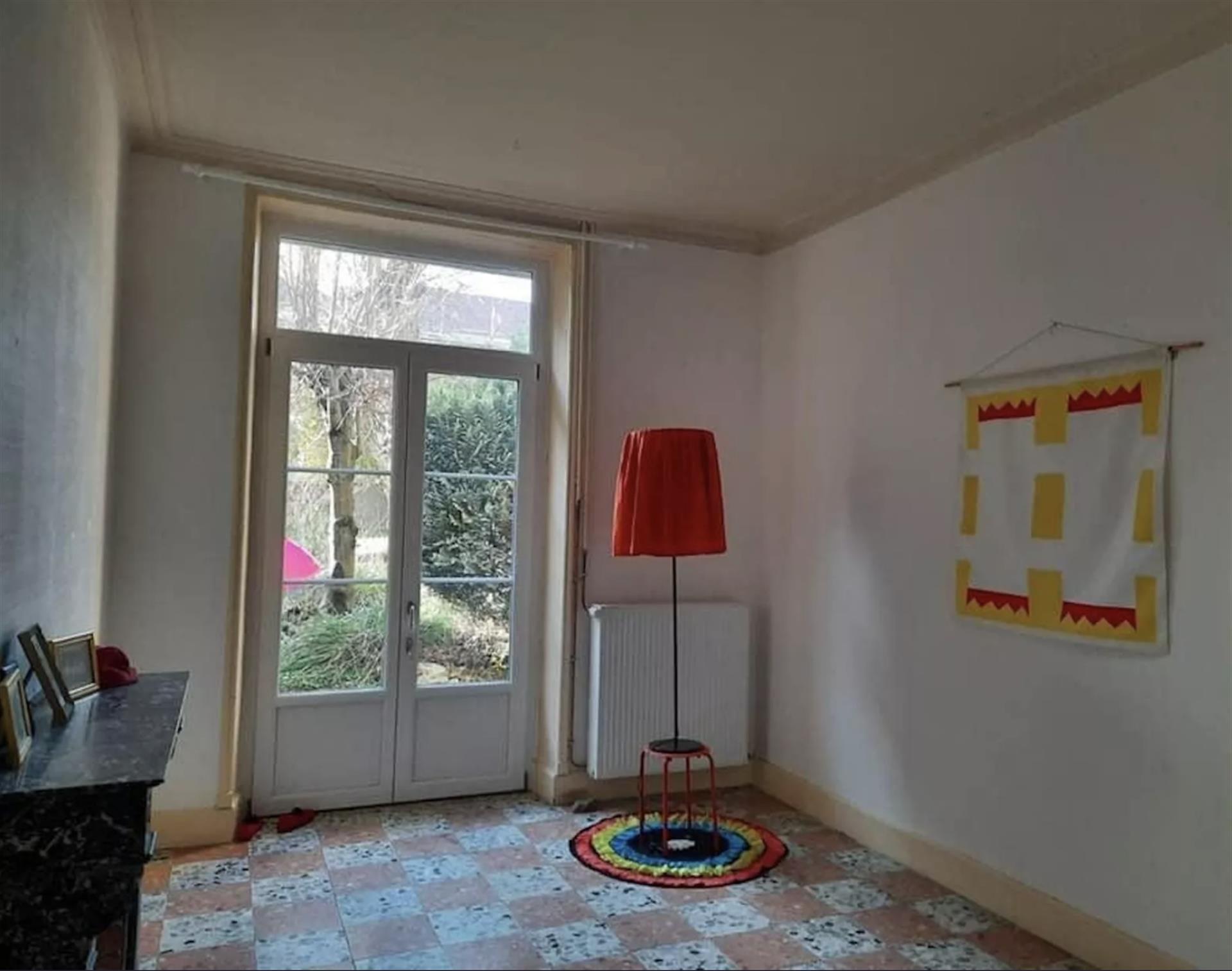 Charmante villa dans petite ville thermale