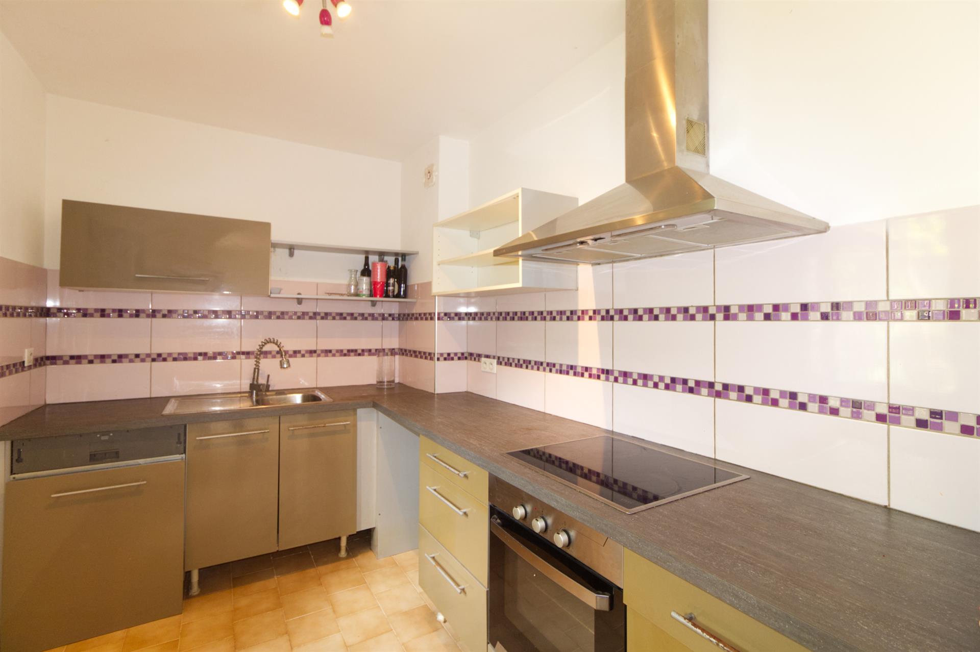 Quiet ground floor apartment in Porto.