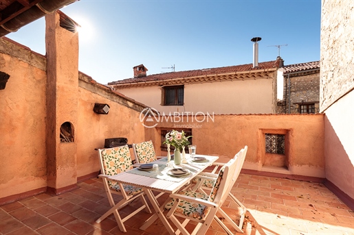 Exclusive - Authentic Town House With Terrace