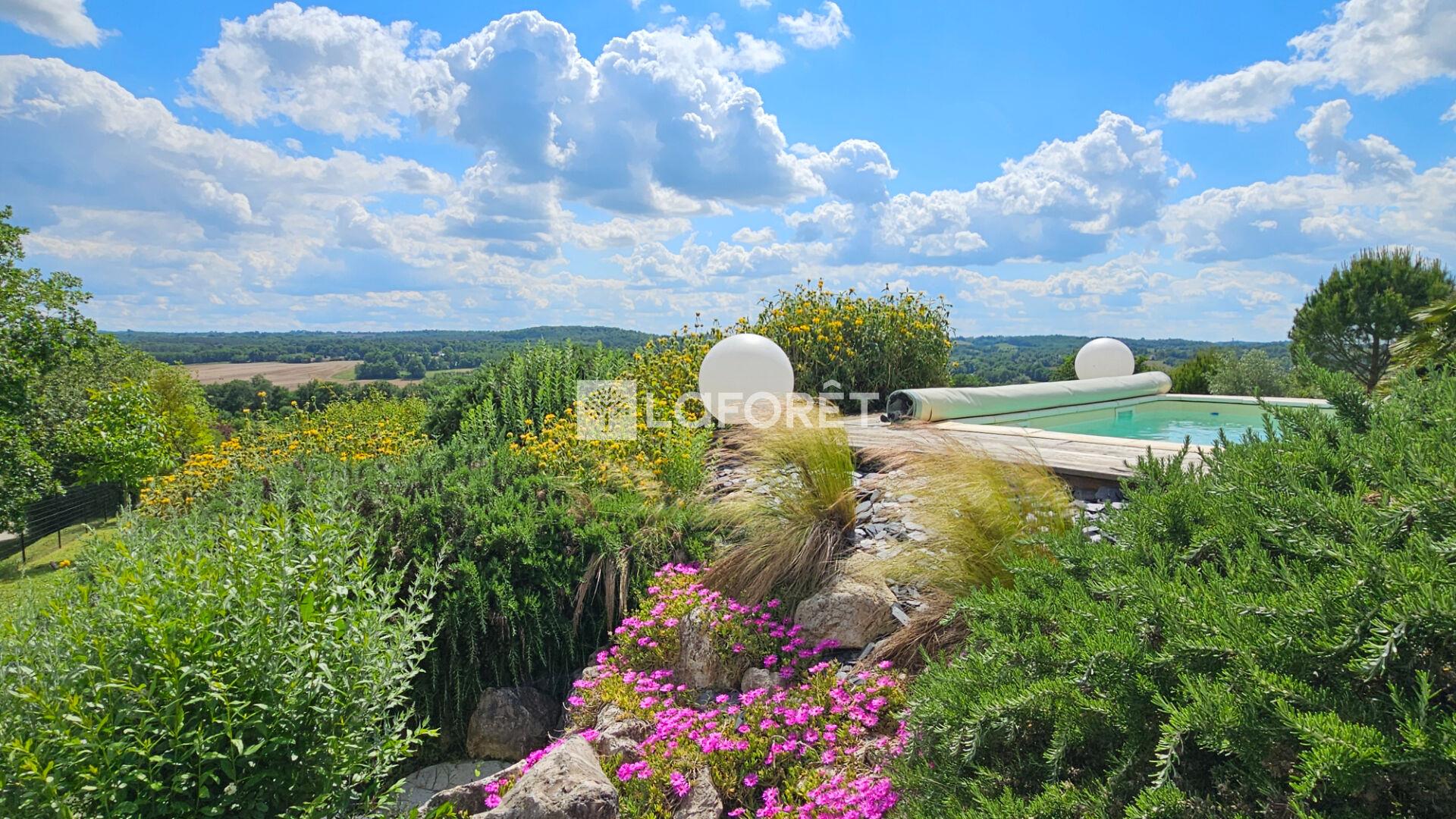 Villa contemporaine avec piscine et vue panoramique