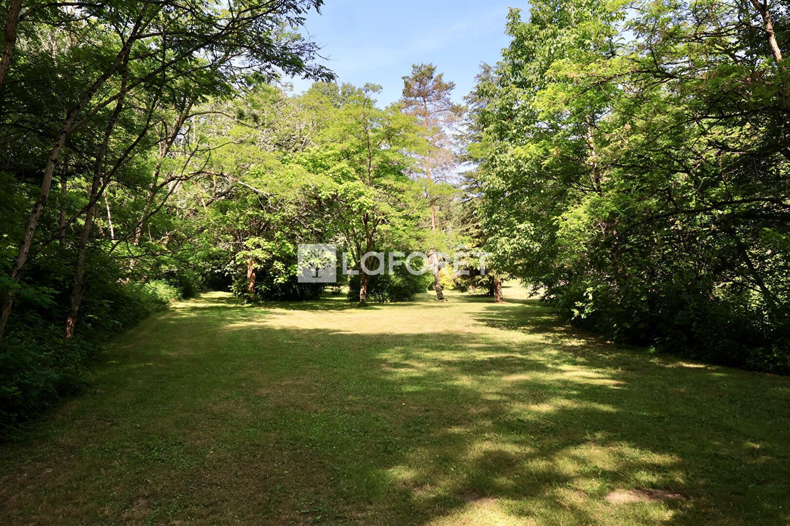 Moulin, a haven of peace between stones and river