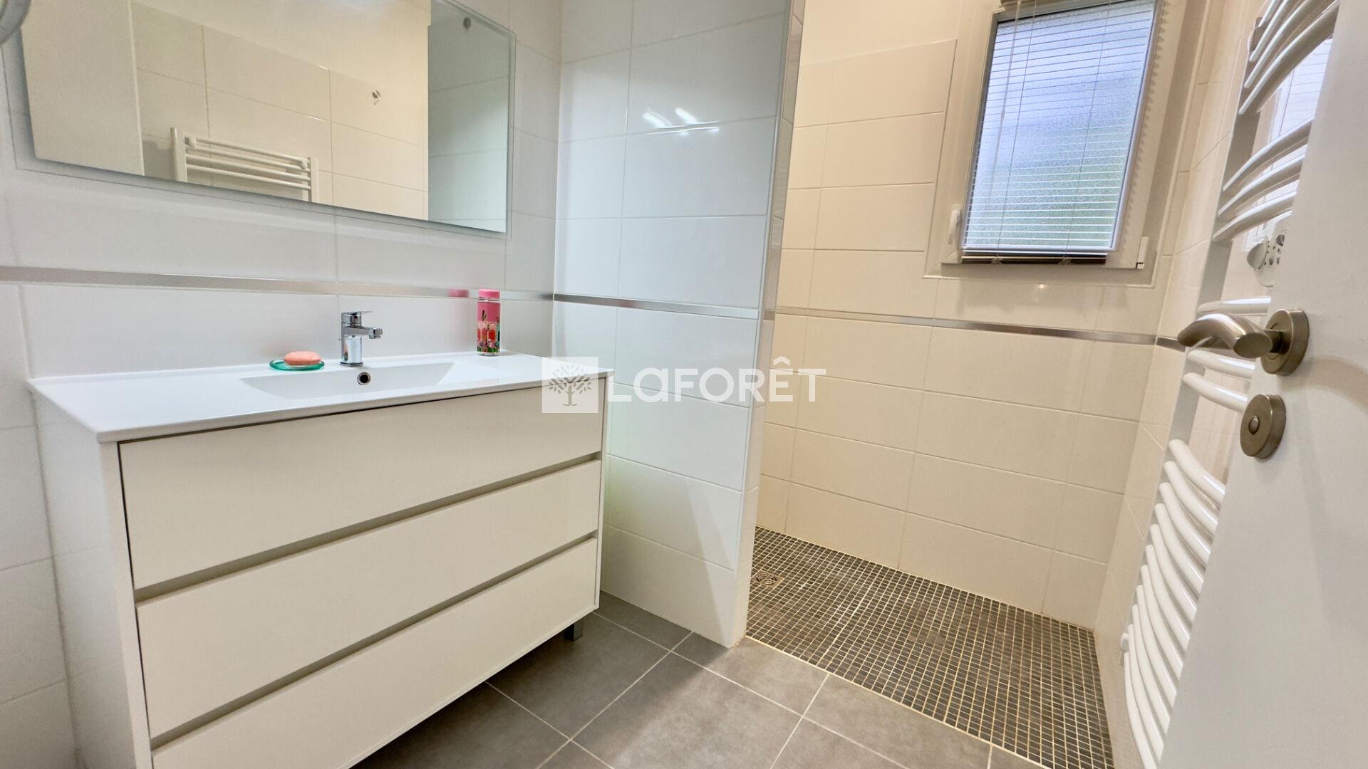 Single-storey house 3 bedrooms 130M2