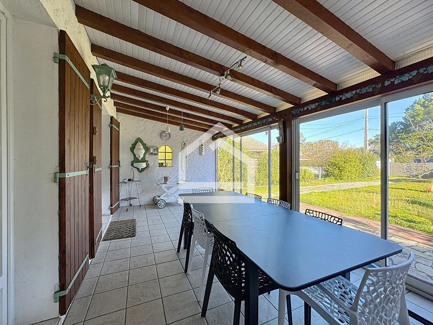 Purchase: Luxury property (33950)