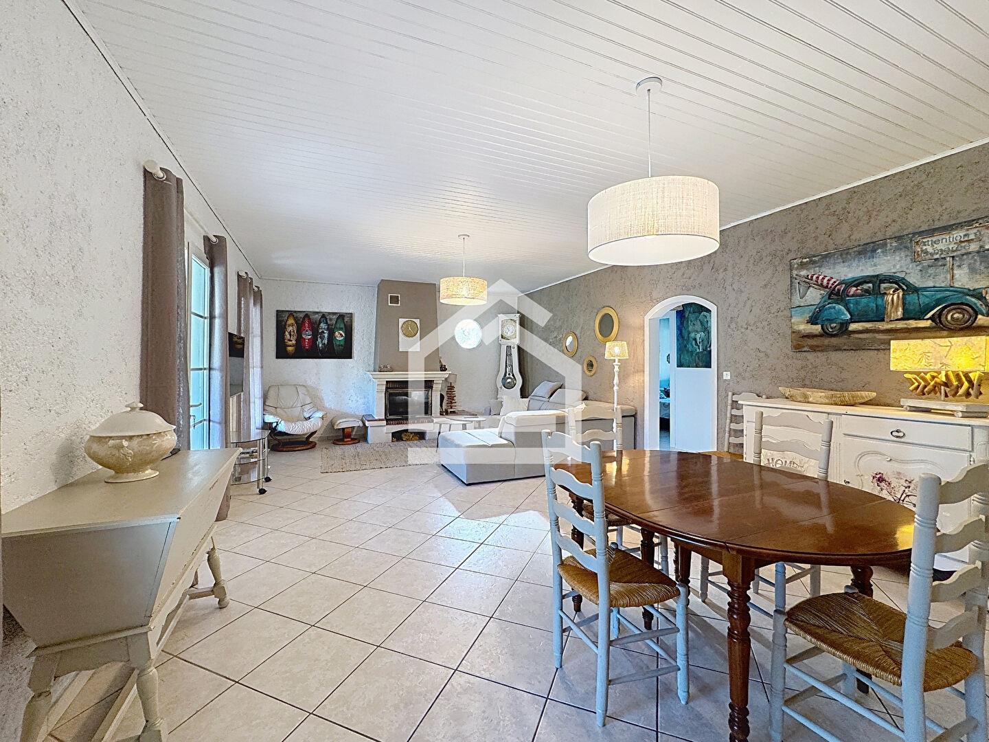 Purchase: Luxury property (33950)