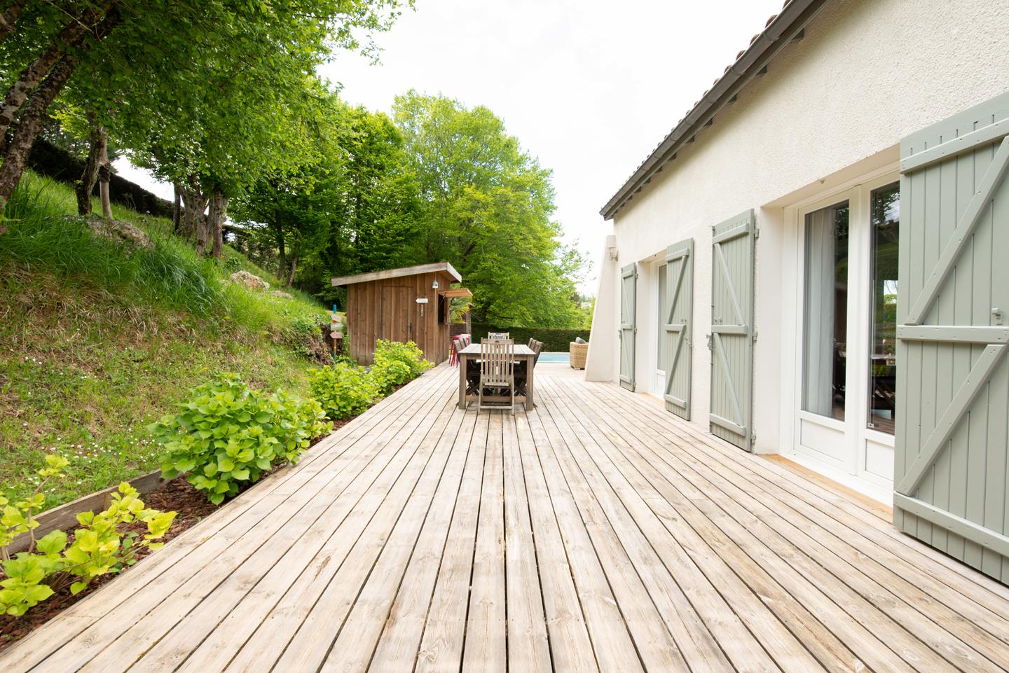 Renovated Residential Architecture - Carignan-De-Bordeaux - 1970 - Nc