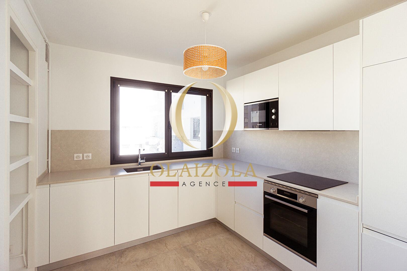 Biarritz Saint-Charles - T4 Traversant avec Balcon au Sud
