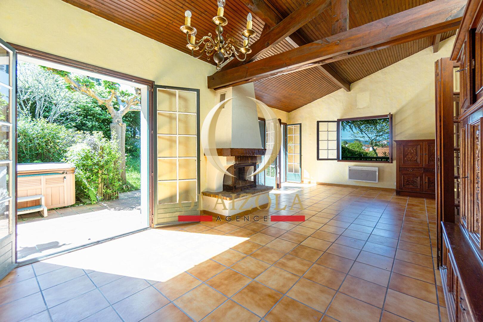 Saint-Jean-De-Luz - Spacious house with garage and bucolic garden in a quiet area.