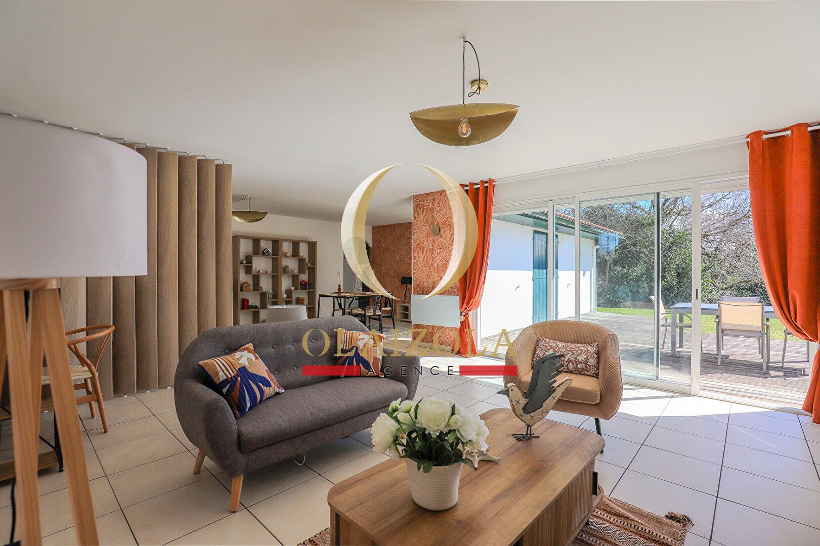 Saint Jean De Luz / Acotz - 4-room single-storey house with garage and beautiful garden.