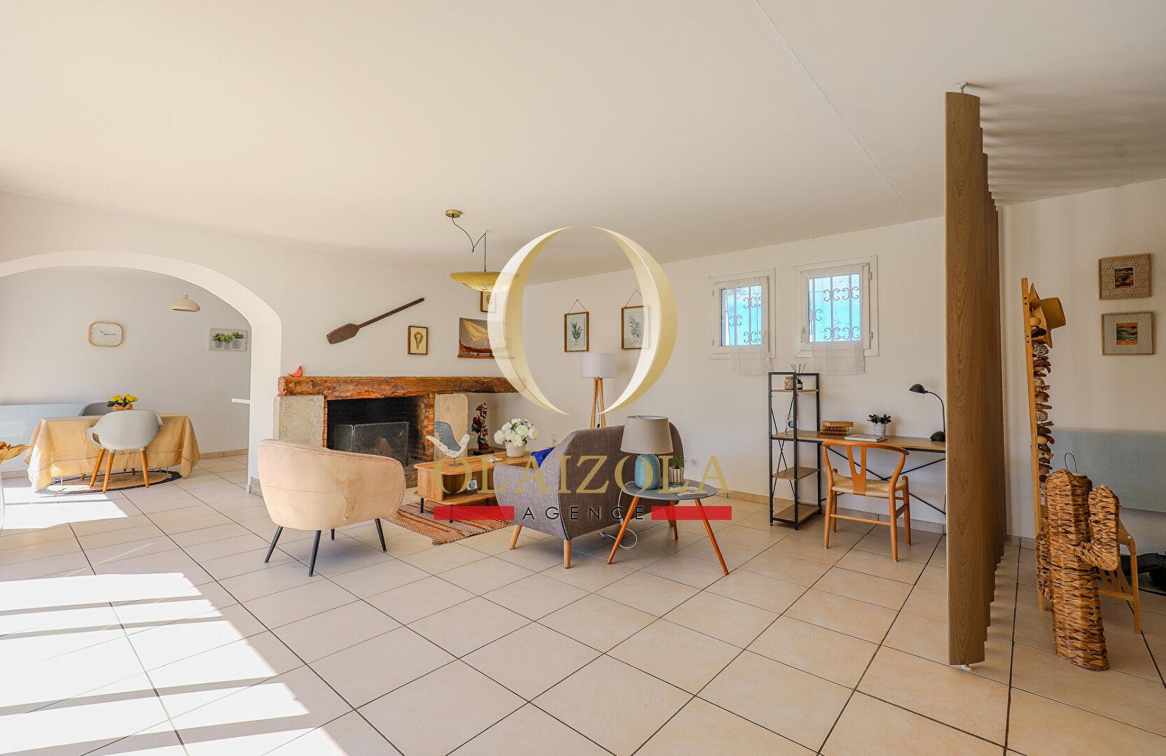 Saint Jean De Luz / Acotz - 4-room single-storey house with garage and beautiful garden.