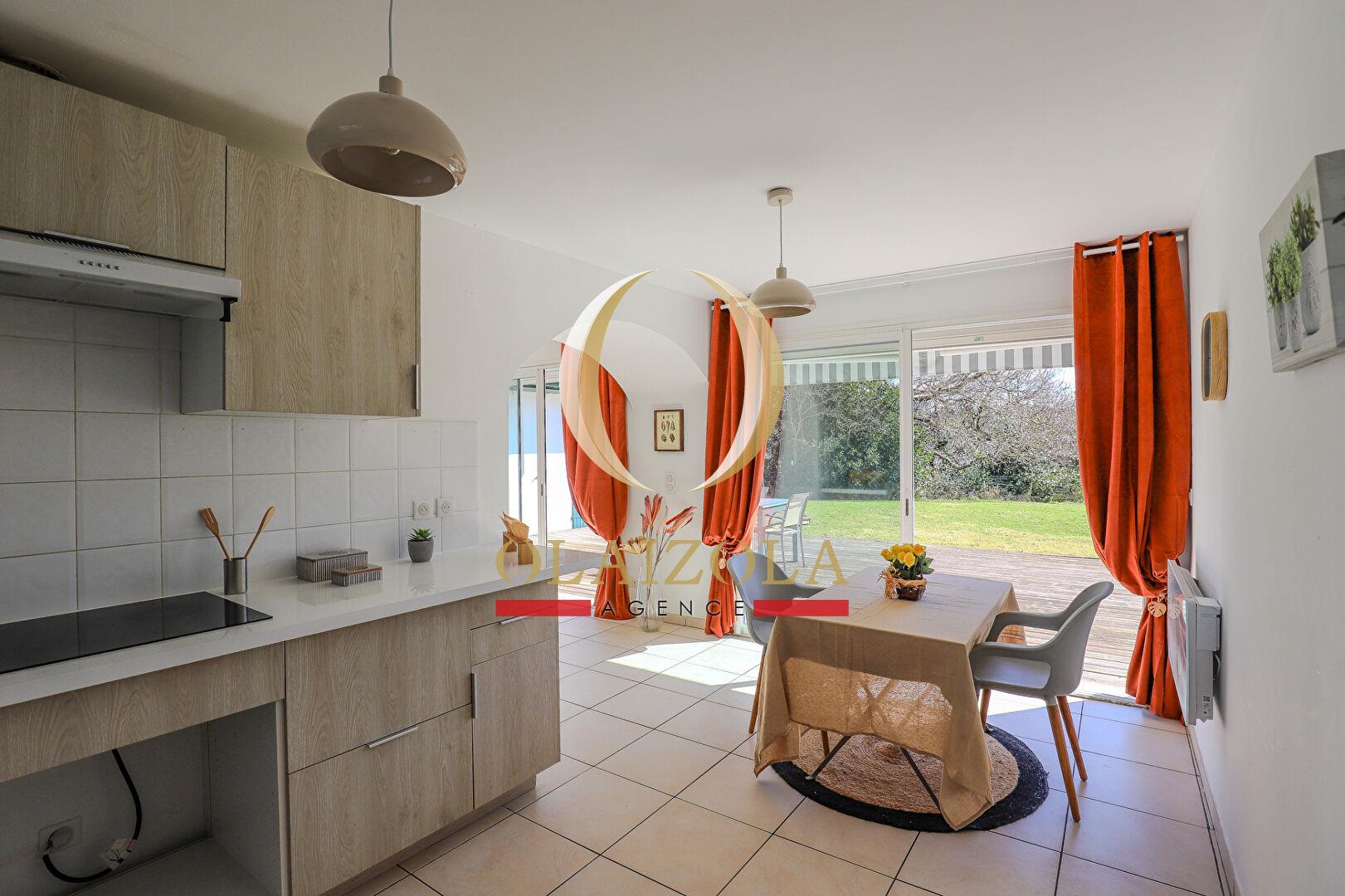 Saint Jean De Luz / Acotz - 4-room single-storey house with garage and beautiful garden.
