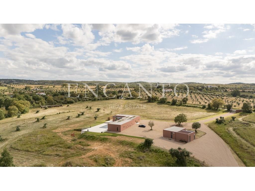11.5 ha estate with 2 villas in Montemor-o-Novo - 1 hour from Lisbon
