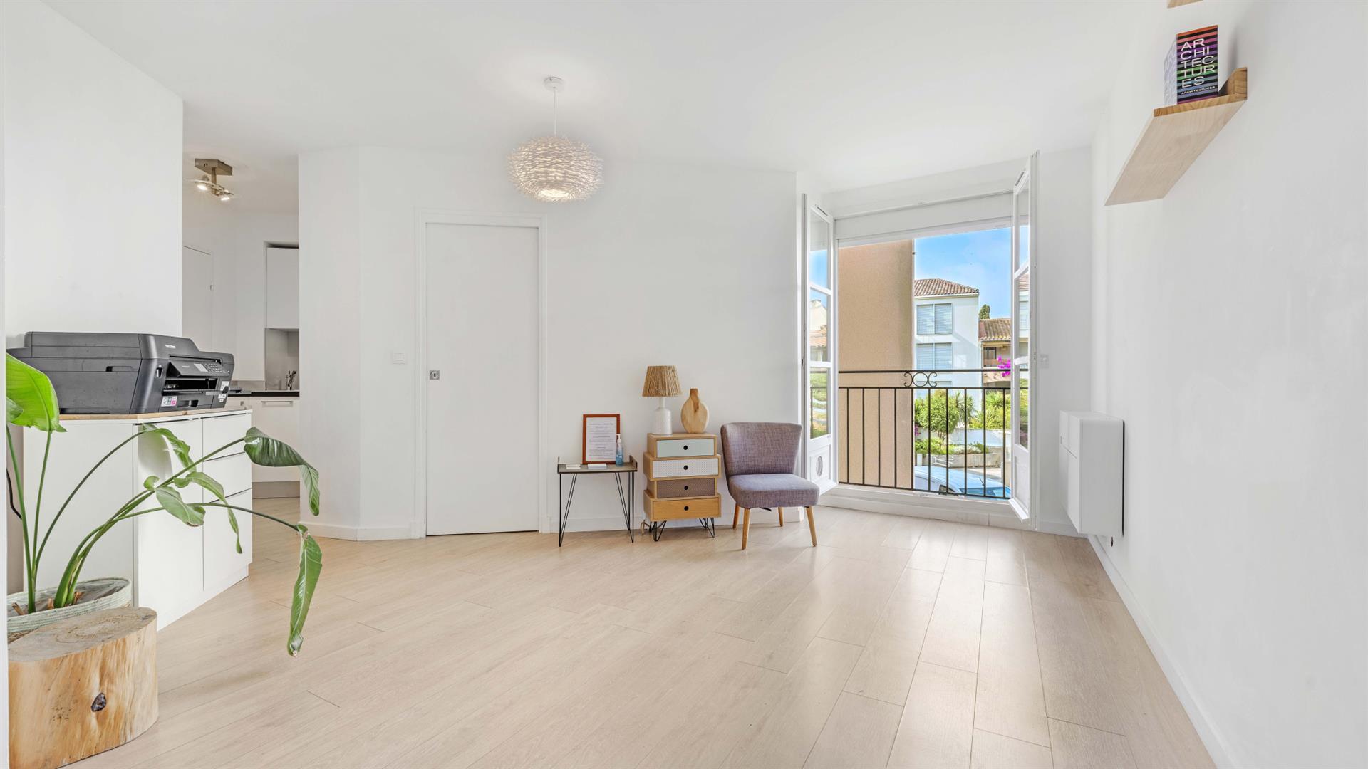 Apartment - Close to Place des Lices