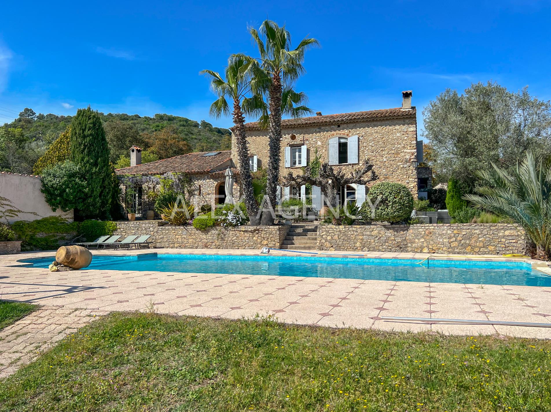 400M2 country house in Grimaud