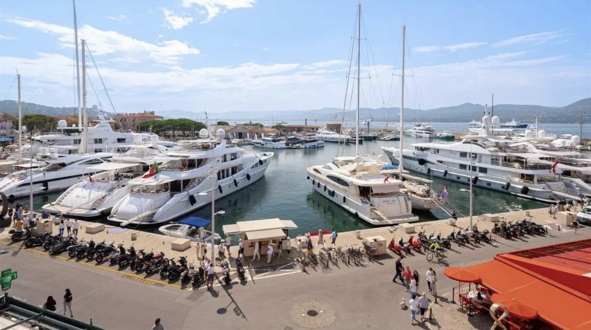 Luxury duplex Port of Saint-Tropez