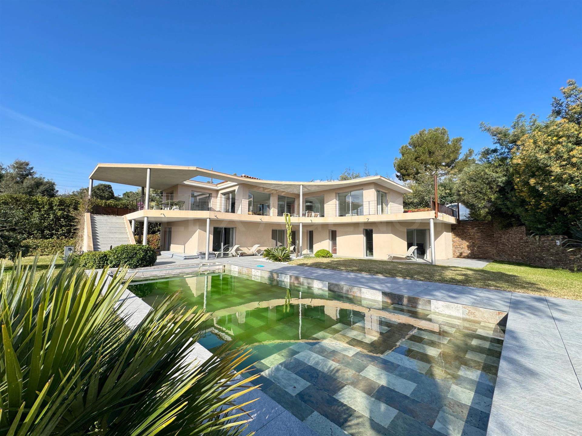 For Sale - Modern Villa - Close To The Sea - Grimaud