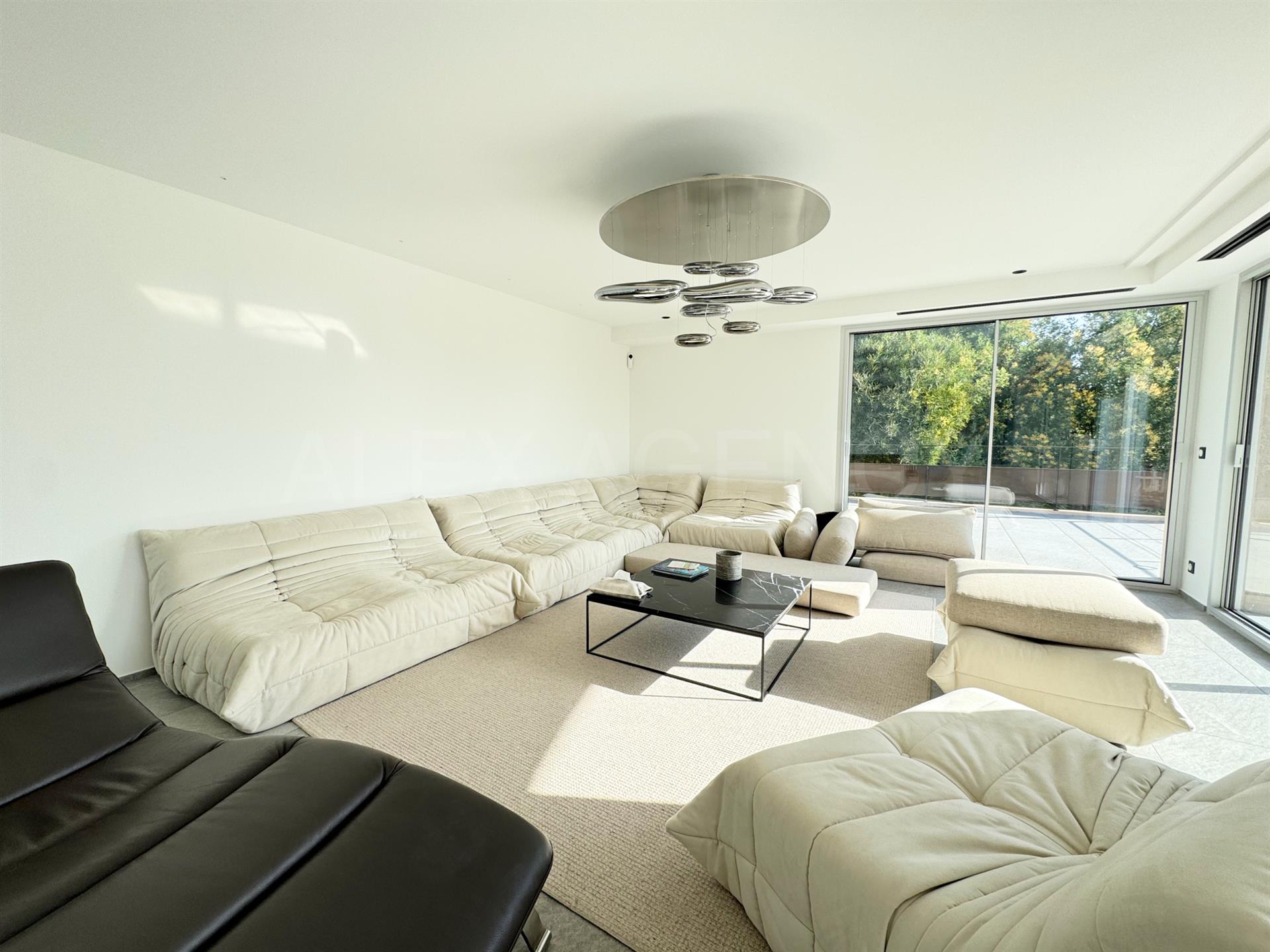 For Sale - Modern Villa - Close To The Sea - Grimaud