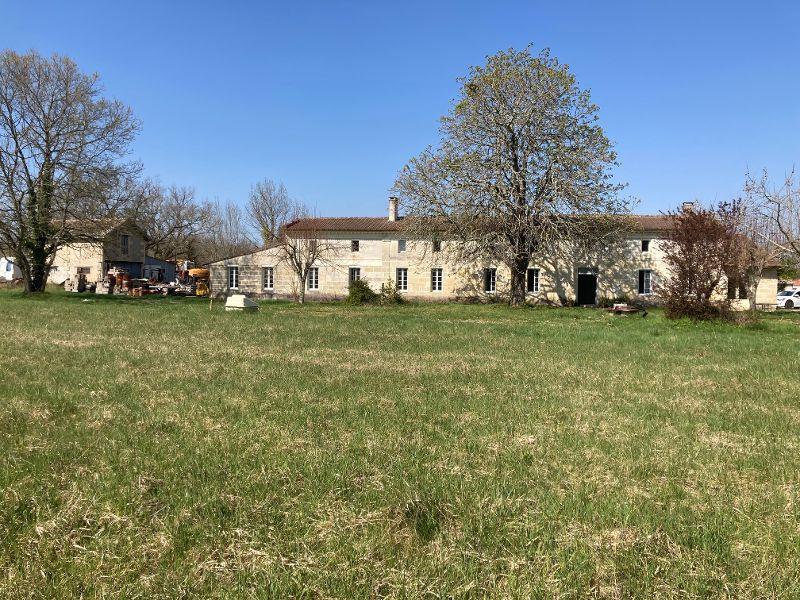 Propiedad: 7 hectáreas con prado/bosque/estanque, hermosa residencia, 4 dependencias