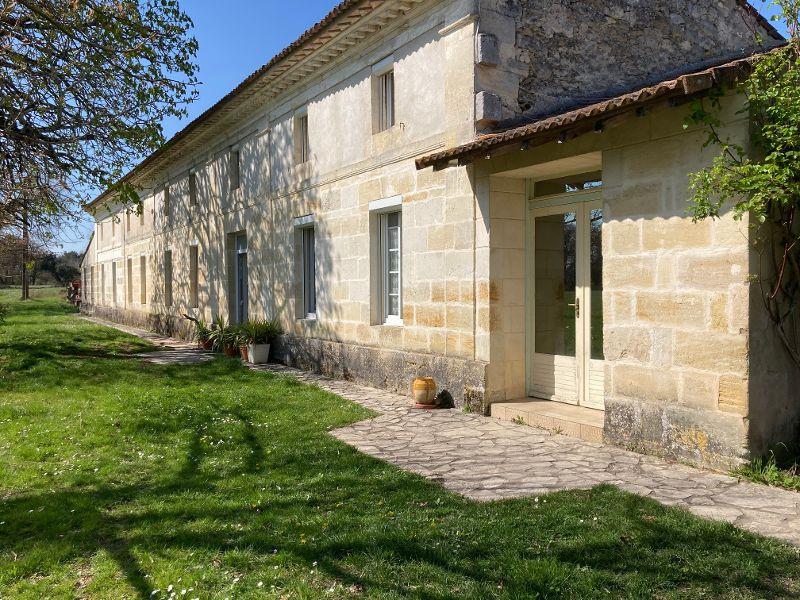 Propiedad: 7 hectáreas con prado/bosque/estanque, hermosa residencia, 4 dependencias