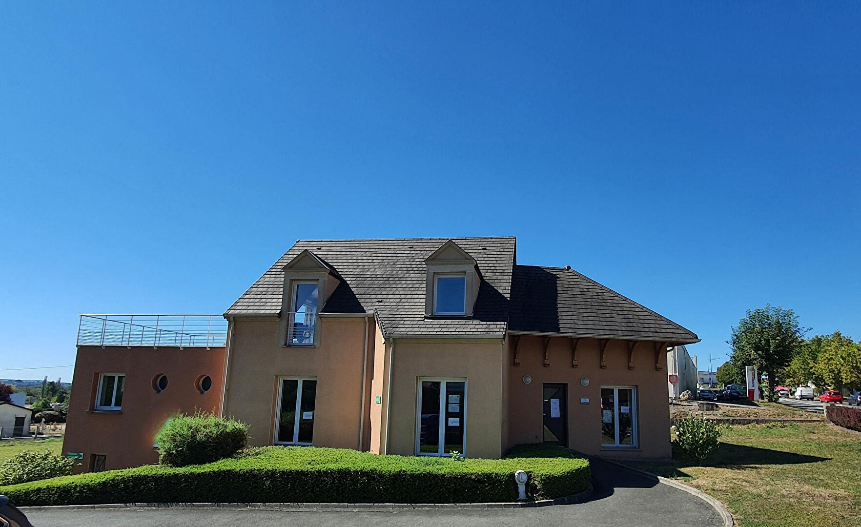 Bureaux Montceau Les Mines 161.90 m2
