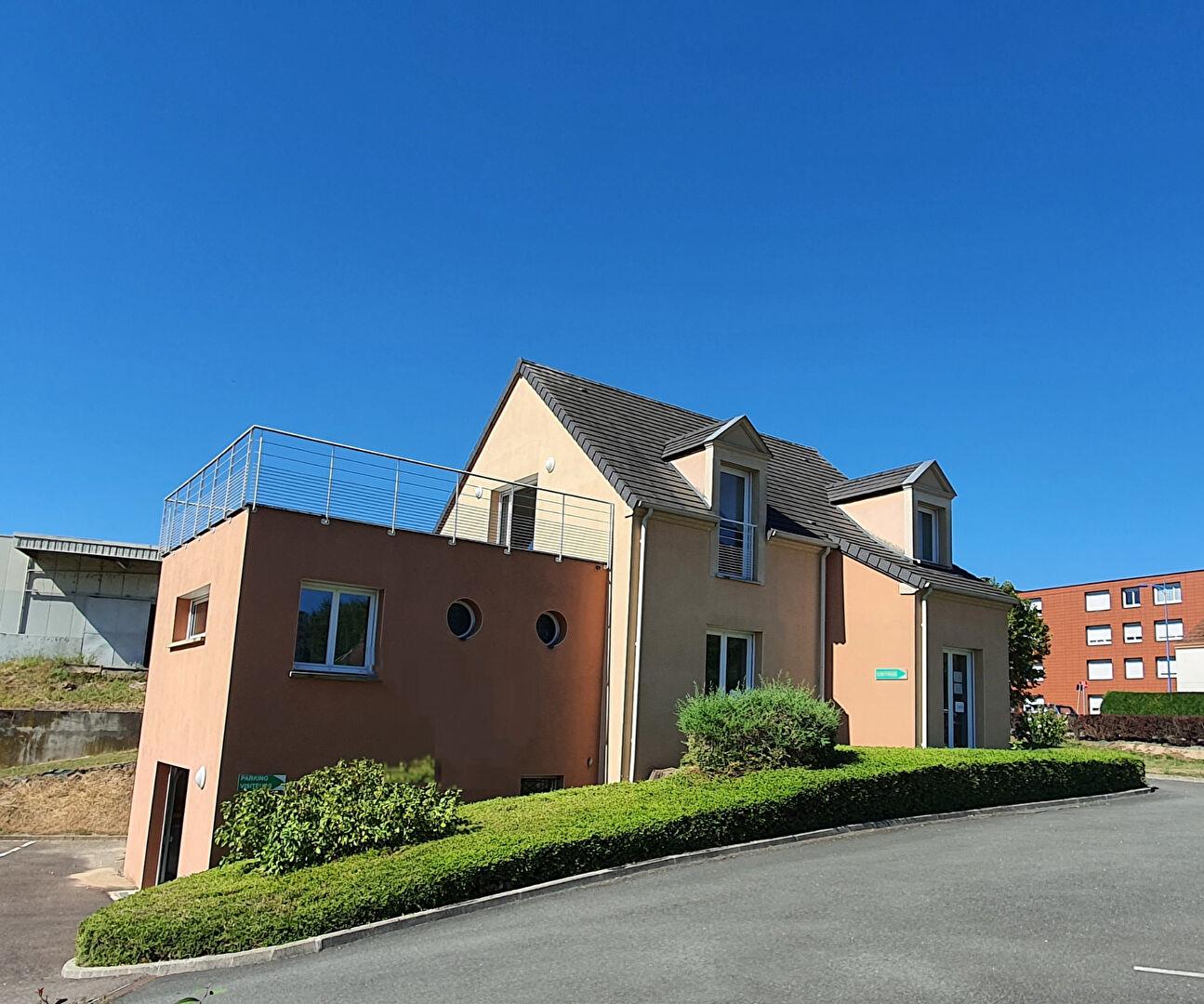 Bureaux Montceau Les Mines 161.90 m2