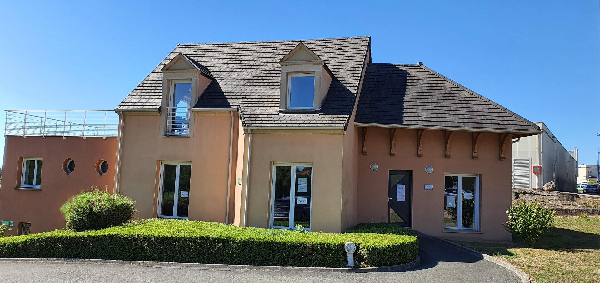 Bureaux Montceau Les Mines 161.90 m2