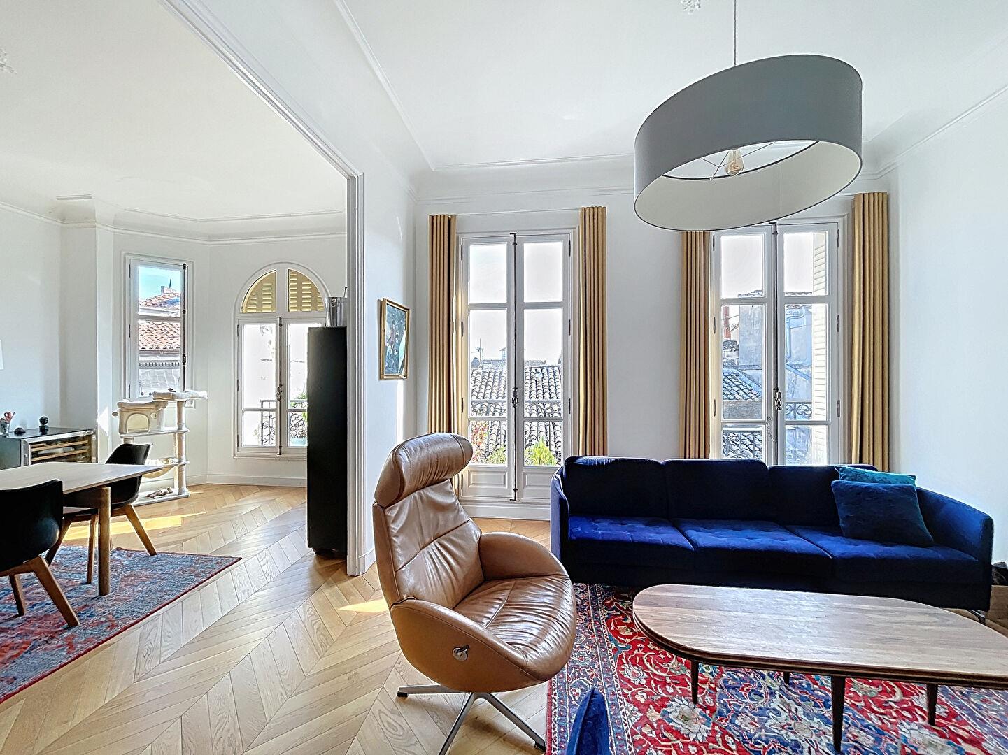 Exclusive Listing ? Elegant 3-Bedroom Apartment with Period Features in the Heart of Avignon