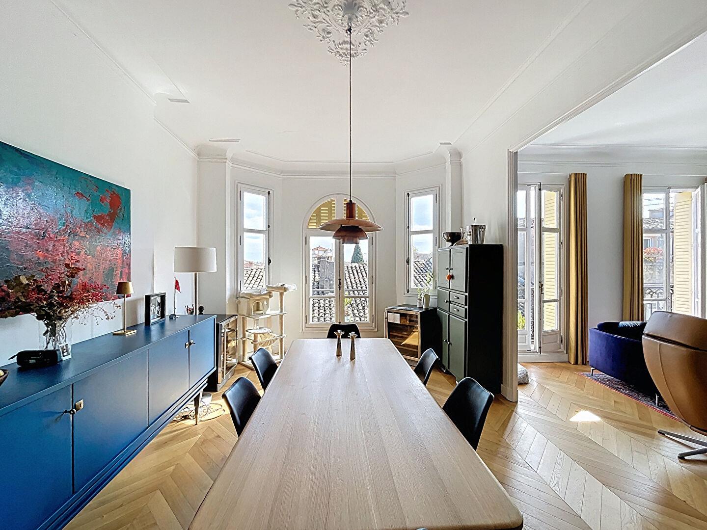 Exclusive Listing ? Elegant 3-Bedroom Apartment with Period Features in the Heart of Avignon