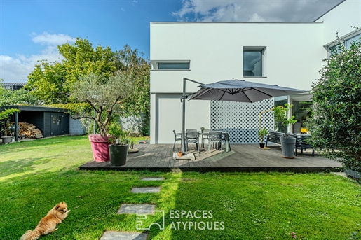 Maison d'architecte unique dans le bourg de Vertou