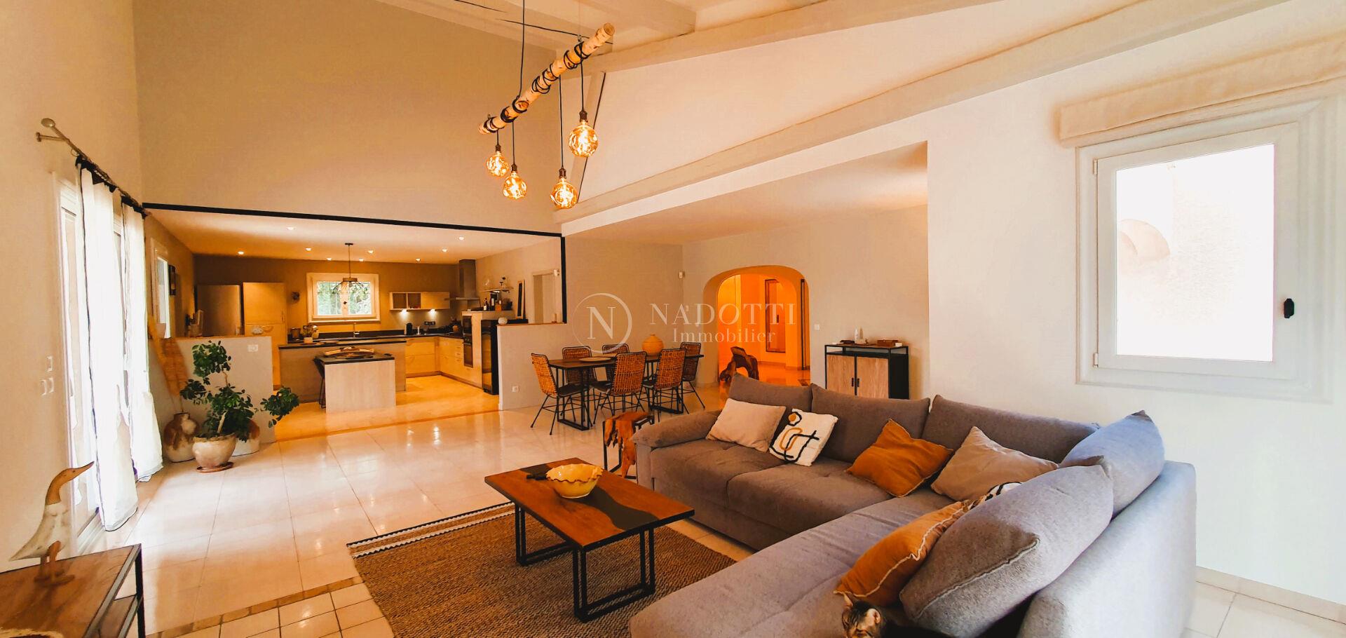 Maison Pernes Les Fontaines 4 pièce(s) 210 m2