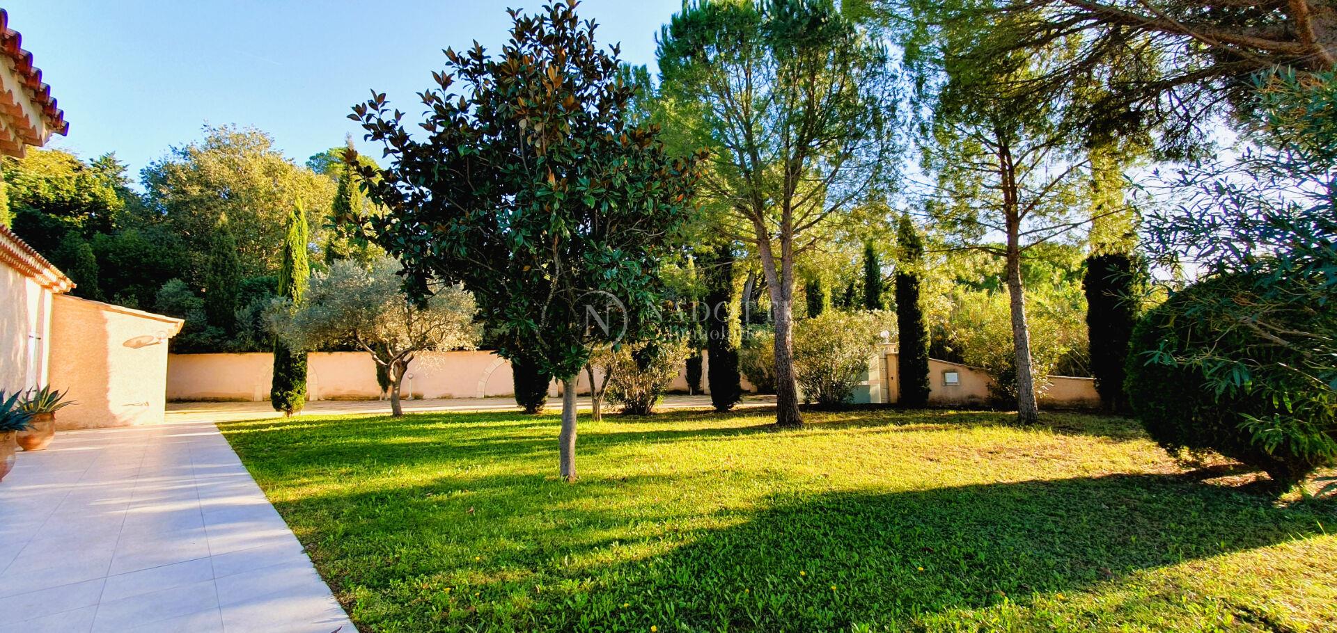 Maison Pernes Les Fontaines 4 pièce(s) 210 m2