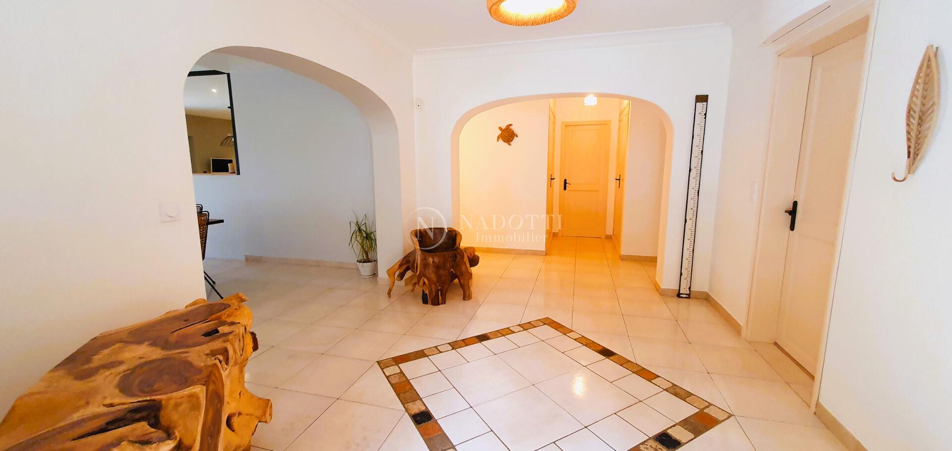Maison Pernes Les Fontaines 4 pièce(s) 210 m2