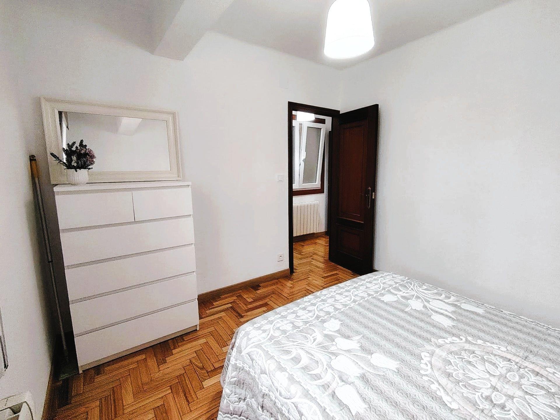 Purchase: Apartment (36200)