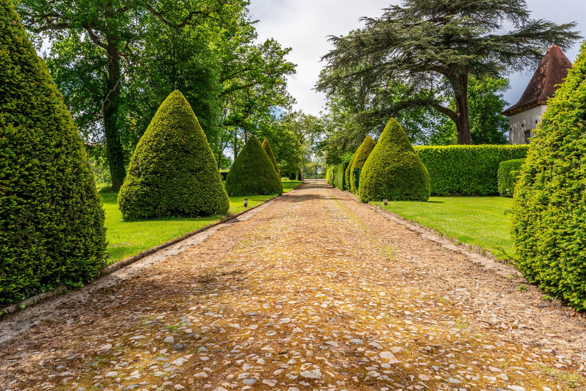 Superbe château du XVIIIe siècle sur son parc arboré