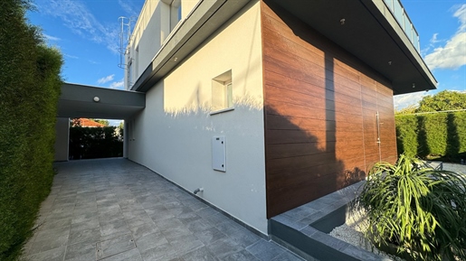 Brand New Modern House in the Center of Limassol Three Minut
