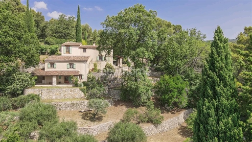 Fayence Provence: тихая красивая провансальская недвижимость на 2 га с панорамным видом