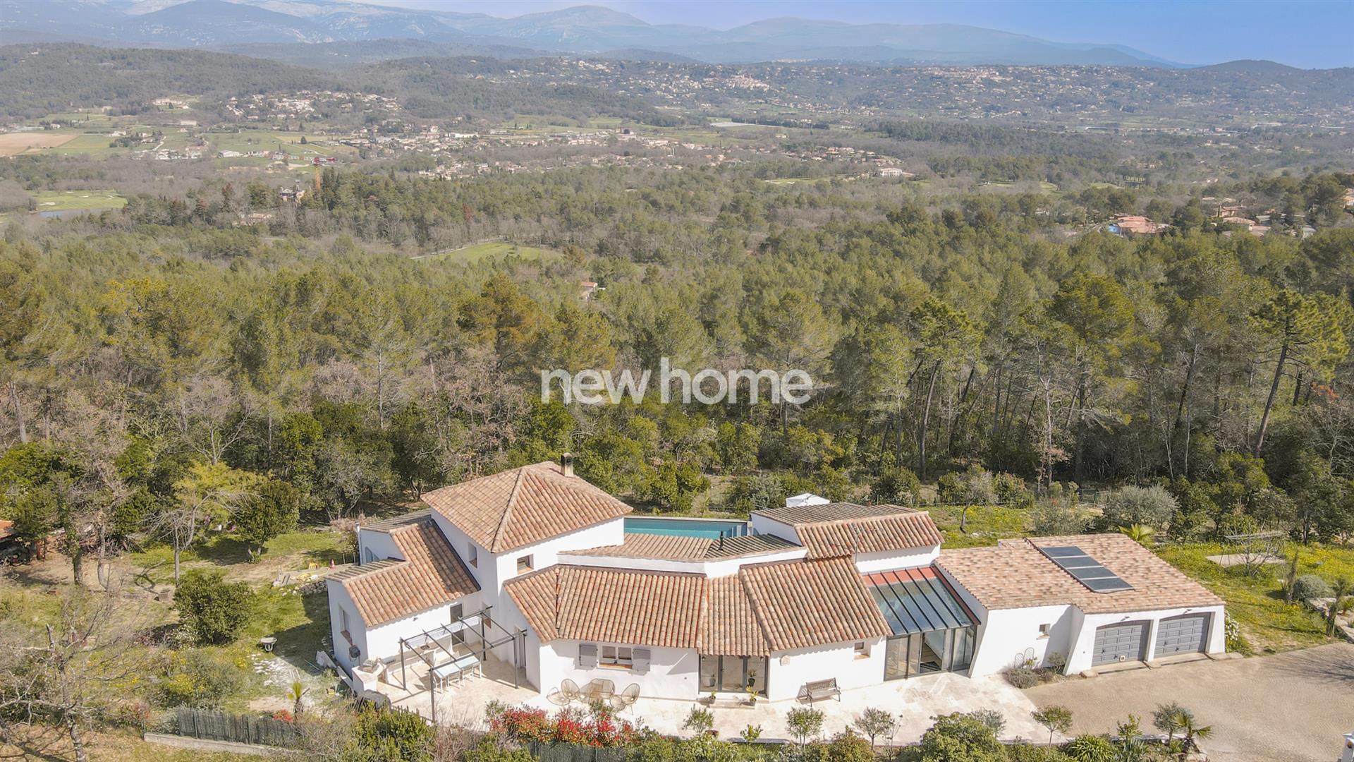 Exquisite Modern Villa with Panoramic Views