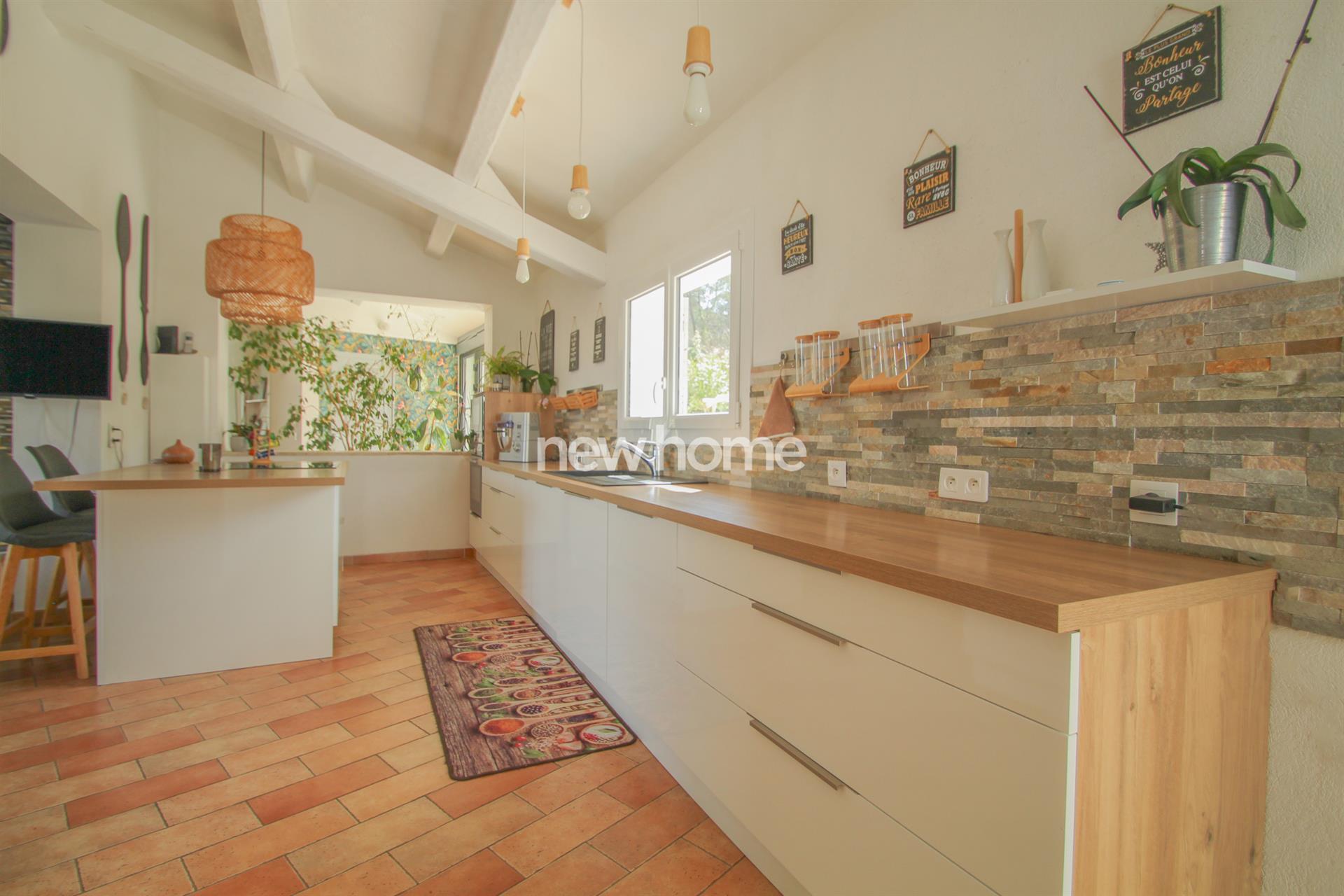 Exquisite Modern Villa with Panoramic Views