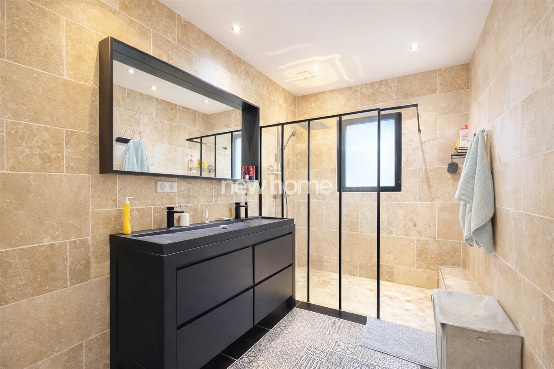 Moderne villa met uitzicht, zwembad en jacuzzi. - 13