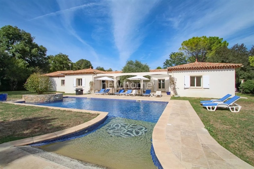 Prachtige gelijkvloerse villa met zwembad op 3000 m² grond