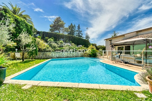 Magnificent Family Villa in Mougins with Exceptional View and Swimming Pool