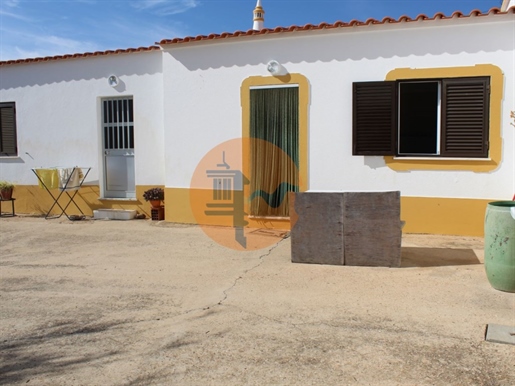 (Golden Visa ) House with 3 bedrooms and 7400m2 of land in Castro Marim.
