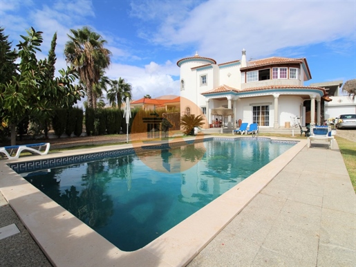 Schöne freistehende Villa mit Pool in ausgezeichneter Lage in Quinta do Sobral, Castro Martim