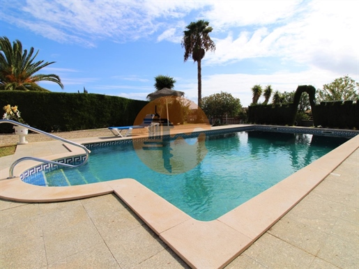 Hermosa villa independiente con piscina en excelente ubicación en Quinta do Sobral, Castro Martim
