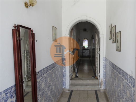 Excellent ideal opportunity for guest house or local accommodation, 9 bedroom villa, traditional old