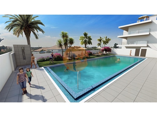 3 bedroom apartment in development with swimming pool and sea view