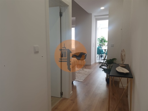 2+1 bedroom apartment completely renovated with equipped and furnished kitchen, 6 minutes walk from