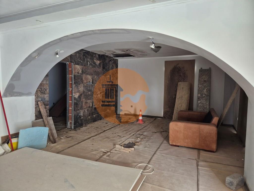 Charmant en verfijnd appartement met 1+1 slaapkamer in Vila Real de Santo António, gelegen op de bev